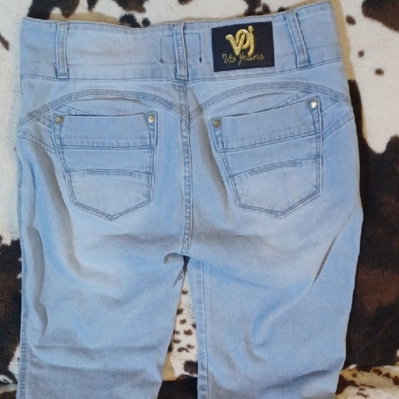 VO JEANS Blue Ankle Cropped Distressed Jeans - Picture 7 of 14